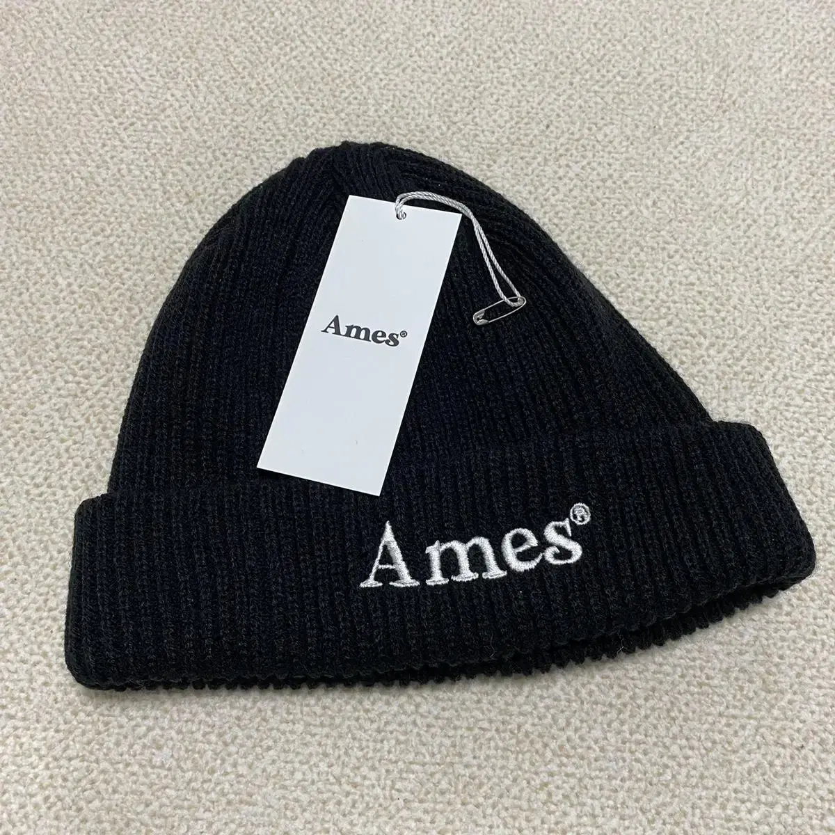 아메스 월드와이드 COLORED LOGO BEANIE bk 블랙 비니